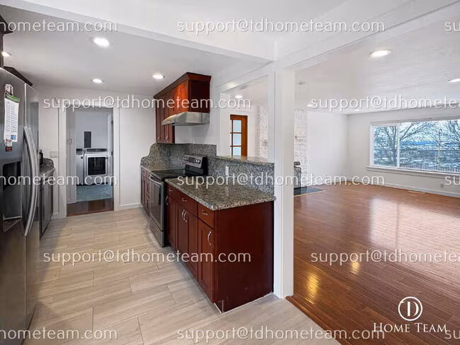 17012 32nd Ave S SeaTac, WA 98188 photo 5