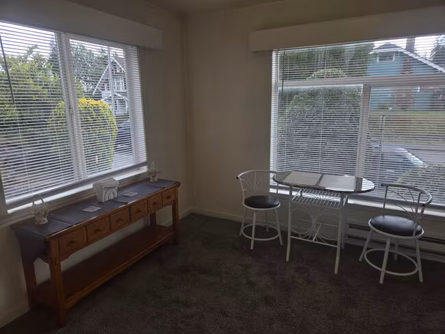 R and B Properties photo 3