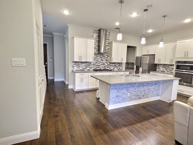 557 Reale Drive, Irving, TX 75039 photo 4