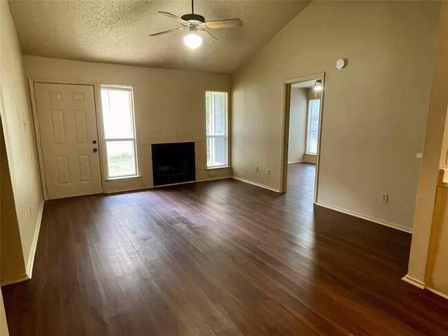 2044 Redwing Way Round Rock, TX 78664 photo 5