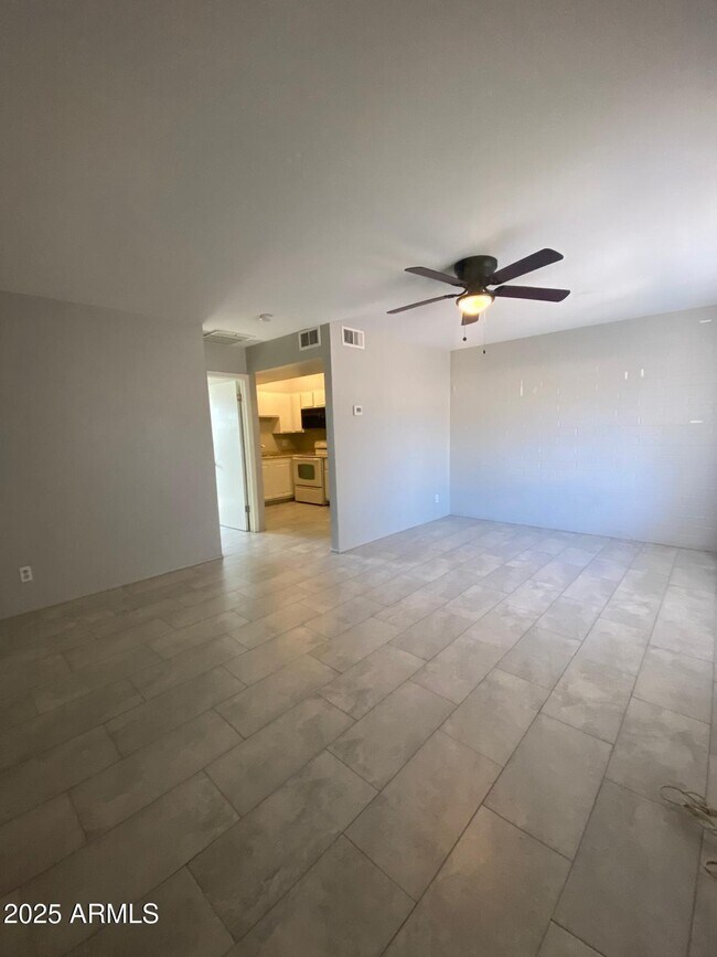 2235 N 28th St Phoenix, AZ 85008 photo 3