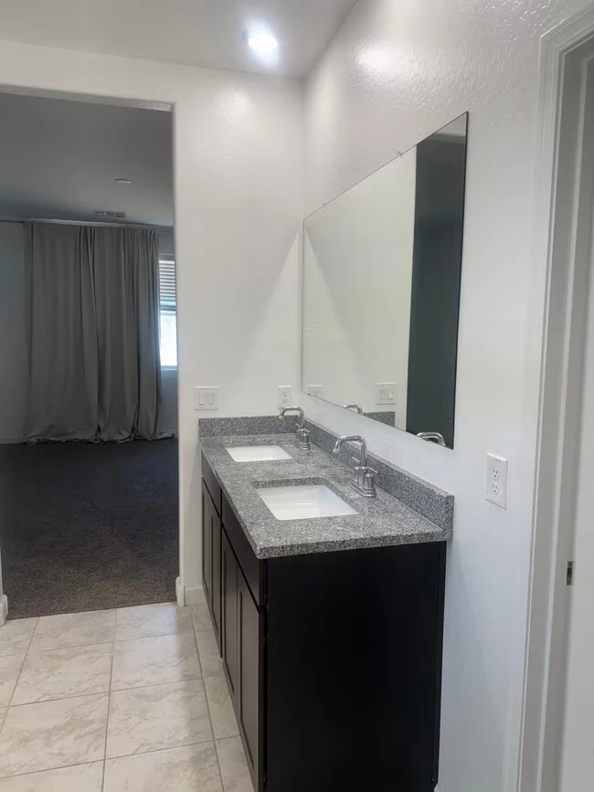 38050 W Amalfi Ave Maricopa, AZ 85138 photo 3