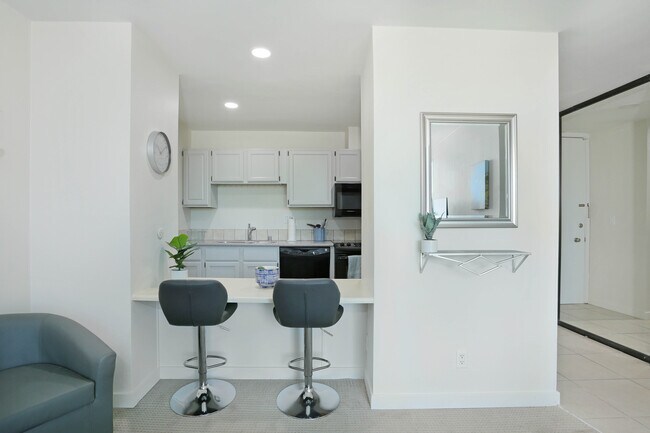 3050 Rue D’Orleans San Diego, CA 92110 photo 5