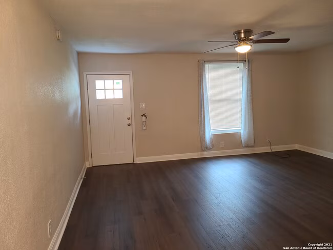 10446 Mountain Vw Dr San Antonio, TX 78251 photo 2