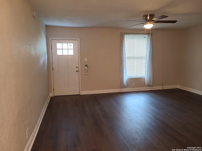 10446 Mountain Vw Dr San Antonio, TX 78251 photo 3