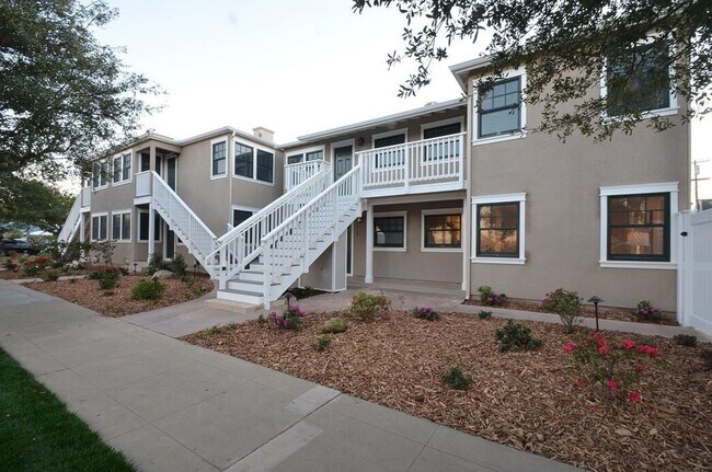 718 7th St Coronado, CA 92118 photo 2