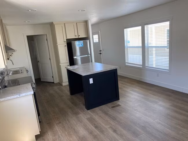2060 N Center St Mesa, AZ 85201 photo 5