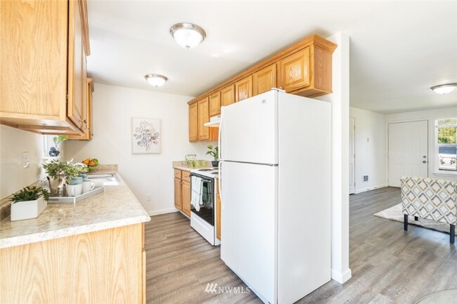 1744 North Rainier Avenue, Bremerton, WA 98312 photo 4