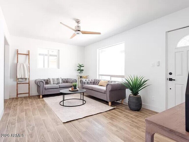 2915 W Griswold Rd Phoenix, AZ 85051 photo 5