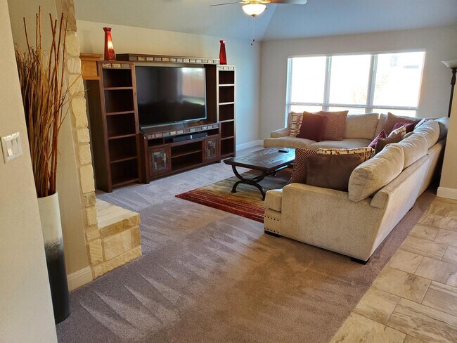 539 Tanda Lane, Hutto, TX 78634 photo 3