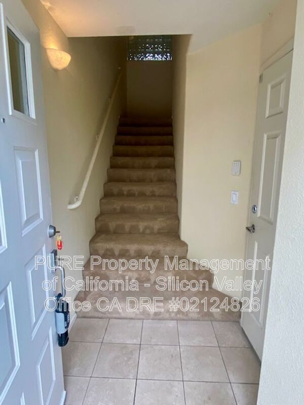 460 Navaro Way San Jose, CA 95134 photo 2