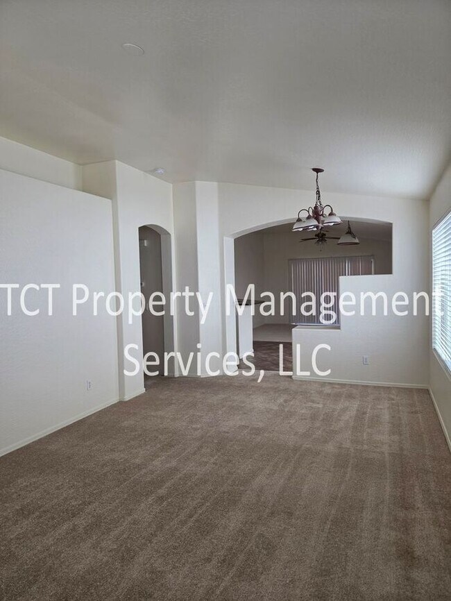 3536 W Hopi Trail Phoenix, AZ 85339 photo 4