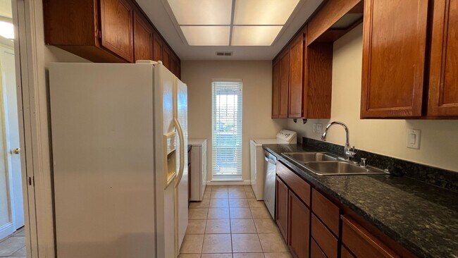 2 Bedroom 2 Bathroom Condo in Fremont photo 4