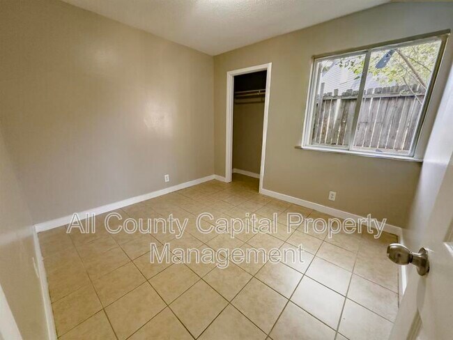 10211 Brownie Dr Austin, TX 78753 photo 4