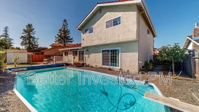 848 Sprucewood Ct Petaluma, CA 94954 photo 2