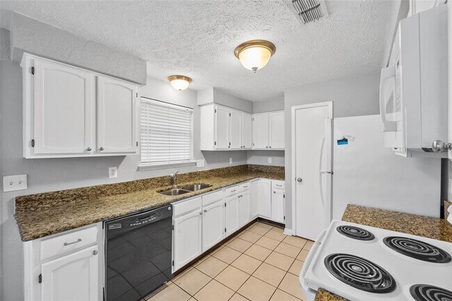 2318 Clearhaven Dr Arlington, TX 76014 photo 4
