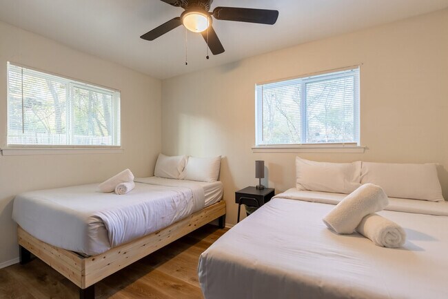 3210 Northeast Drive, Austin, TX 78723 photo 3