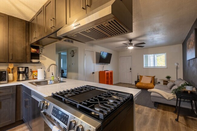 3210 Northeast Drive, Austin, TX 78723 photo 2