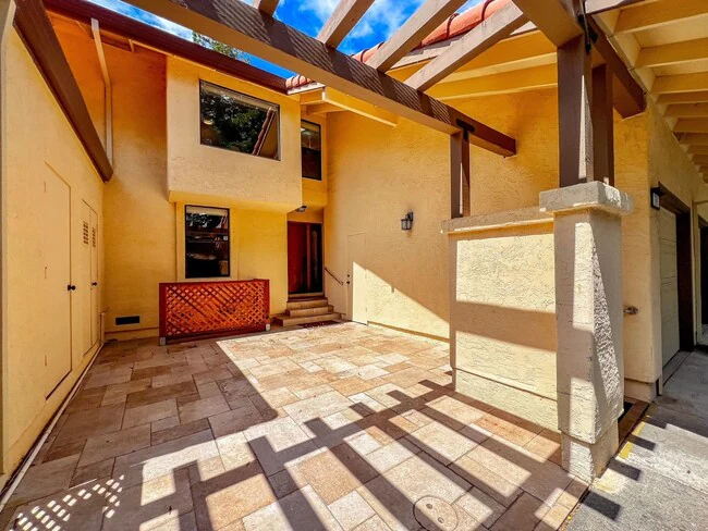 39 Fountain Grove Cir Napa, CA 94558 photo 3