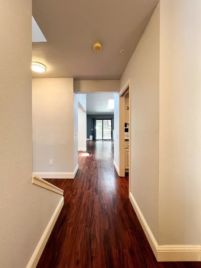 39 Fountain Grove Cir Napa, CA 94558 photo 5