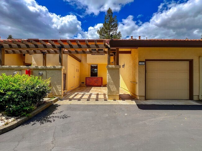 39 Fountain Grove Cir Napa, CA 94558 photo 2