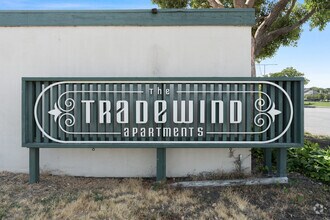 Tradewind Surf Apartments photo 3