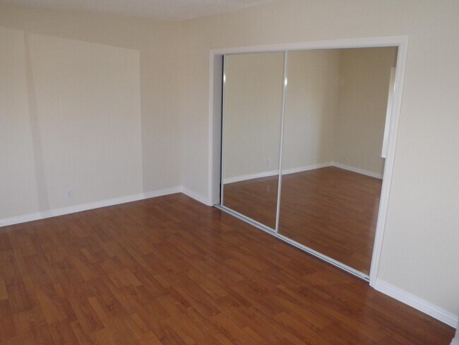 3970 Ingraham St San Diego, CA 92109 photo 4