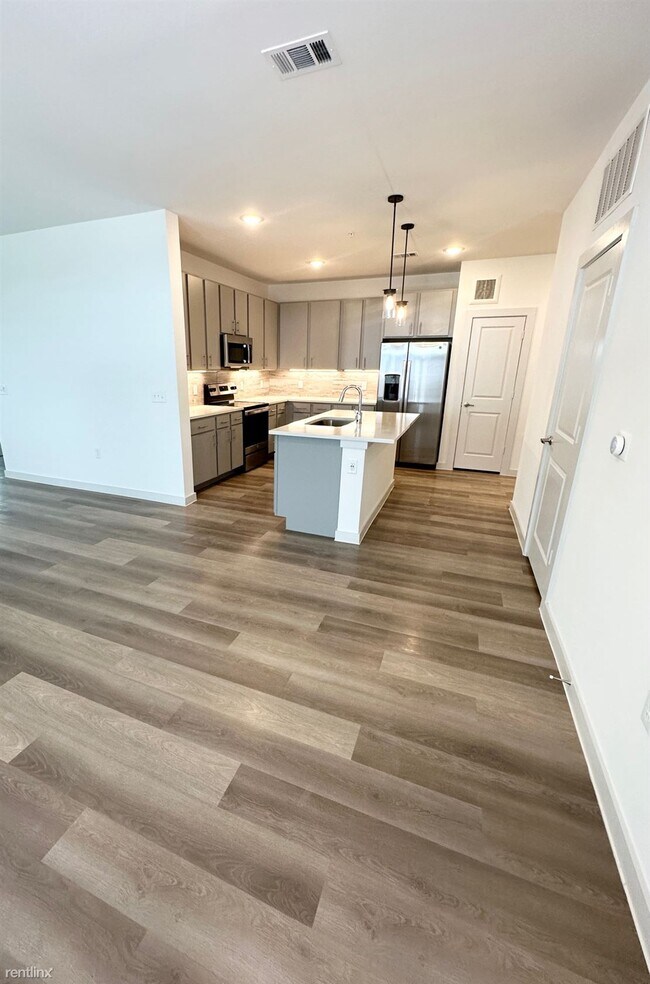 448 Chris Kelley Blvd Hutto, TX 78634 photo 2