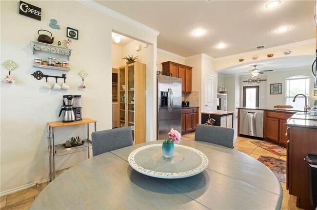 156 Golden Eagle Leander, TX 78641 photo 5