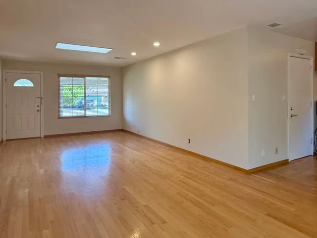 4501 Alex Dr San Jose, CA 95130 photo 4