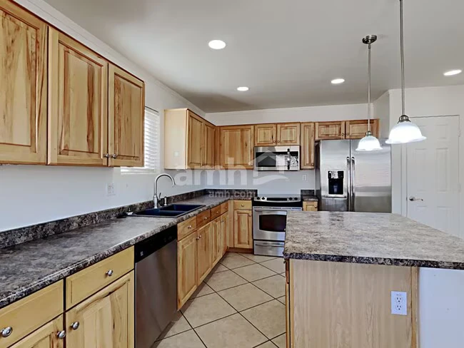 17522 W Calavar Rd Surprise, AZ 85388 photo 5