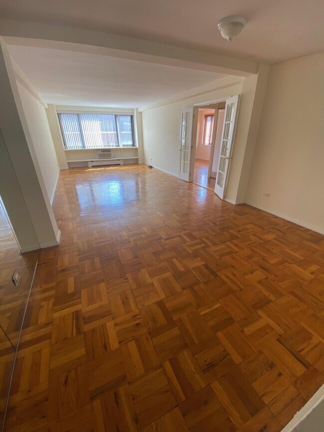 420 E 64th St New York, NY 10065 photo 2