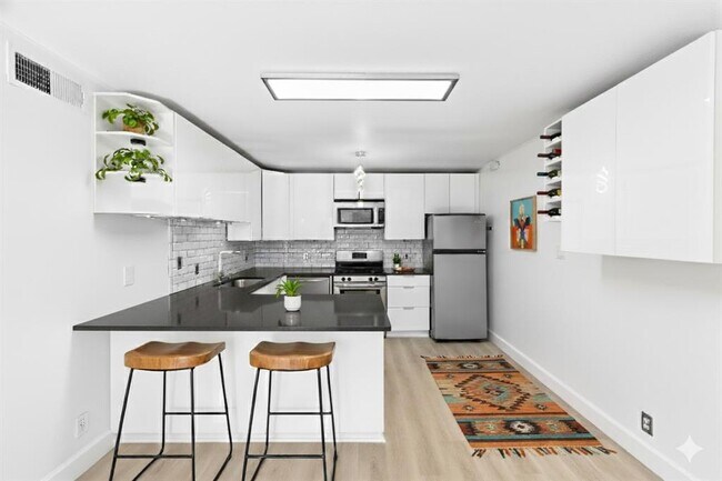 1304 Summit Street, Austin, TX 78741 photo 4