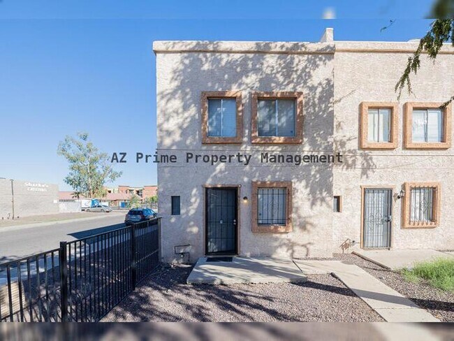 4513 N 26th Dr Phoenix, AZ 85017 photo 2