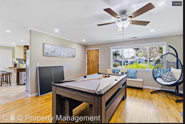 554 Menker Ave photo 5