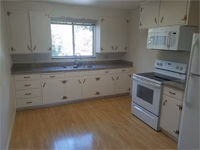 Eaton Terrace Apartments photo 2