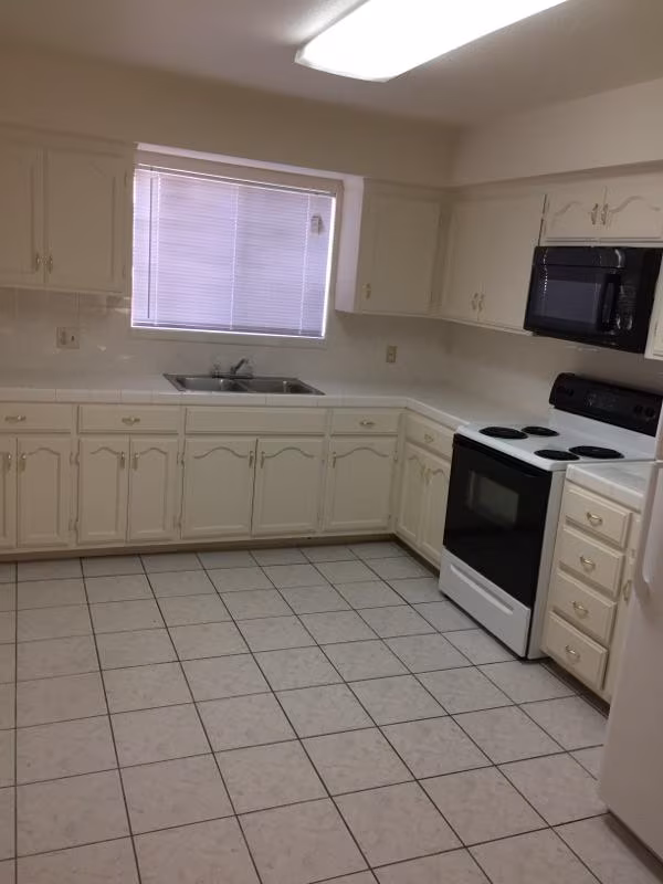 Eaton Terrace Apartments photo 3