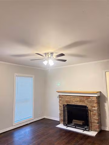 822 Oak St Grand Prairie, TX 75050 photo 2