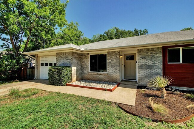 900 Aurora Cir Austin, TX 78757 photo 4