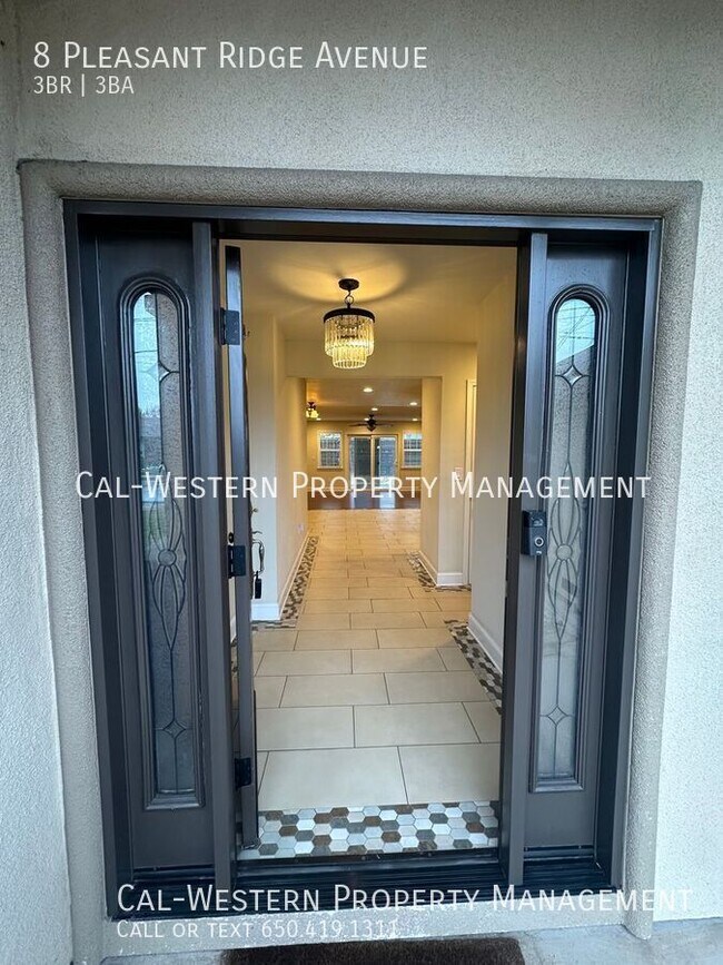8 Pleasant Ridge Ave San Jose, CA 95127 photo 5