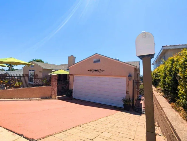5831 Adelaide Avenue, San Diego, CA 92115 photo 2