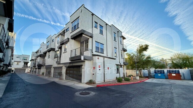 2090 S Dorsey Ln Tempe, AZ 85282 photo 3
