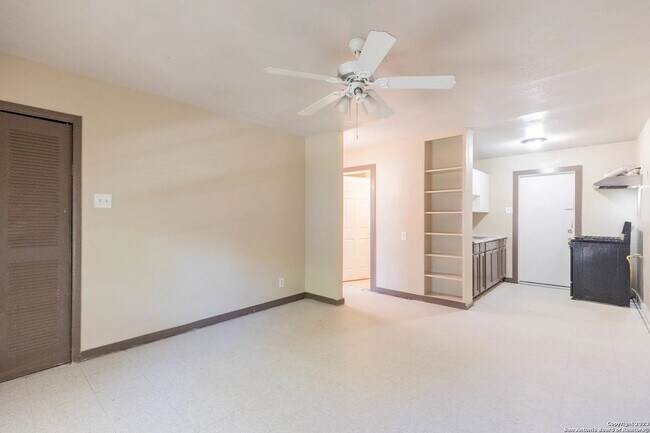 3030 Weir Ave San Antonio, TX 78226 photo 4