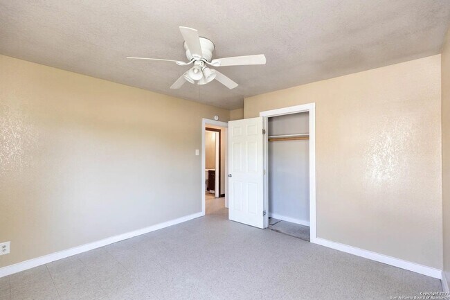 3030 Weir Ave San Antonio, TX 78226 photo 5