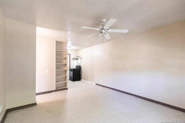 3030 Weir Ave San Antonio, TX 78226 photo 3