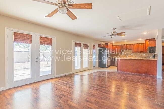1726 N 75th Pl photo 4