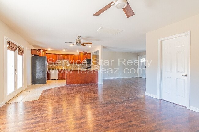1726 N 75th Pl photo 5