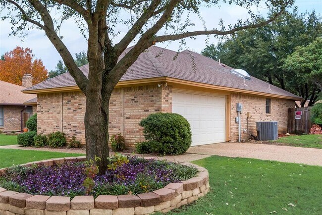 7825 Silveridge Drive, Fort Worth, TX 76133 photo 3