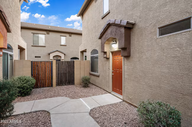 2250 E Deer Valley Dr Phoenix, AZ 85024 photo 2