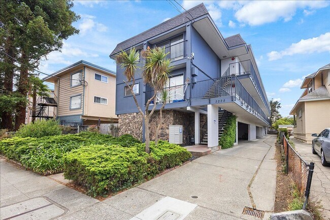 2228 Lincoln Ave Alameda, CA 94501 photo 4
